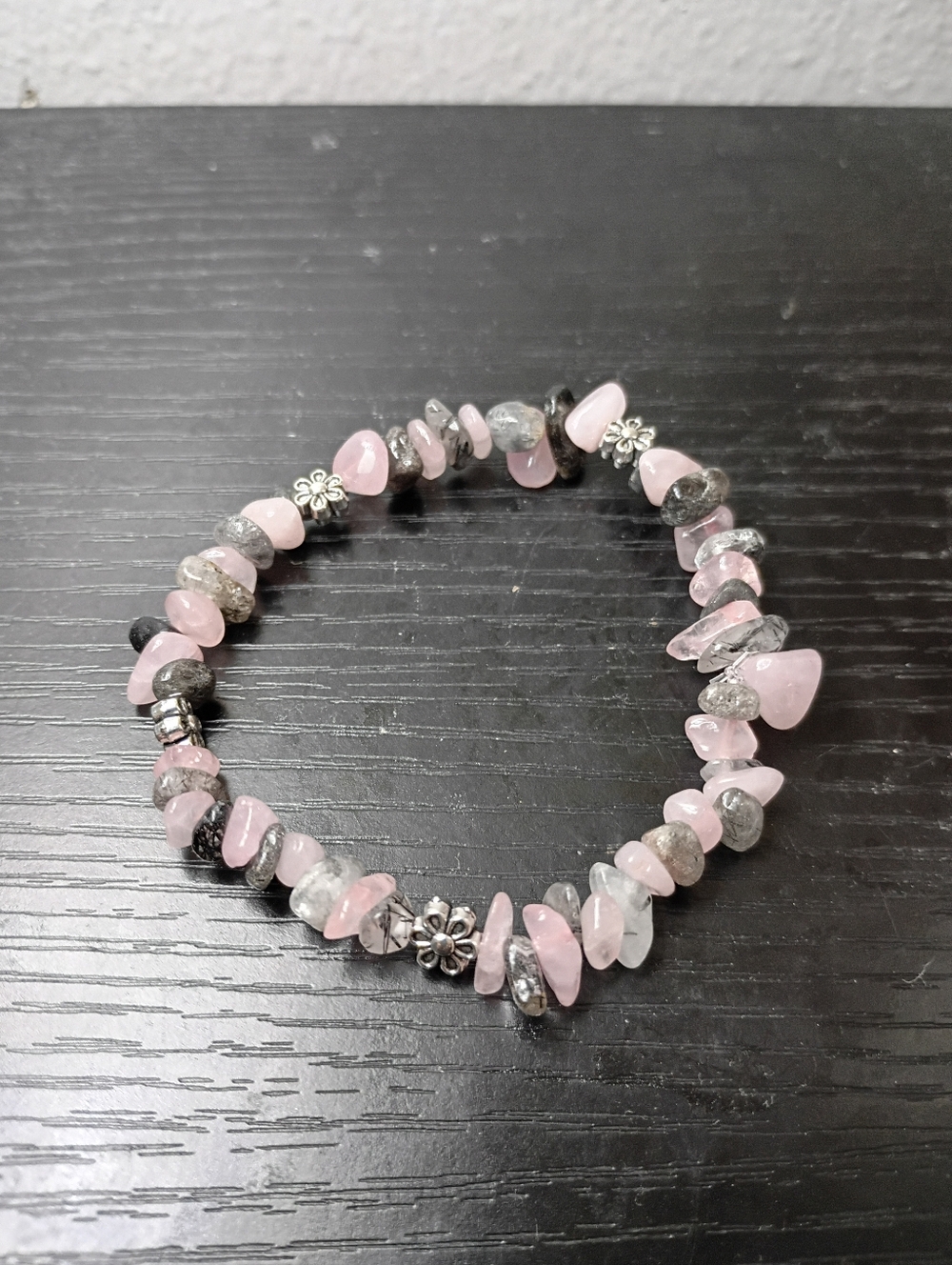 Rose Quartz Chip Stretch Bracelet with Floral Accents - Pink
